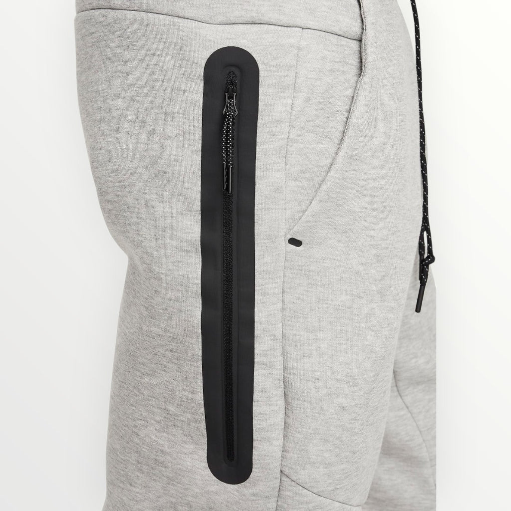 Pantaloni Nike Tech